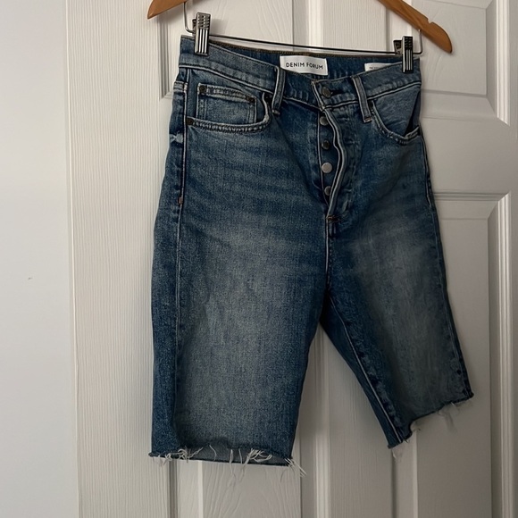Denim Forum  Jean Shorts‎ - Picture 2 of 5